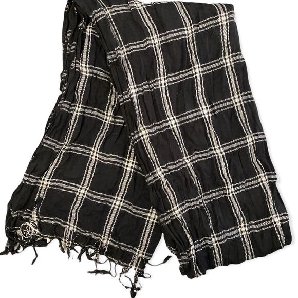 Gap Scarf black white plaid OS - Picture 4 of 5